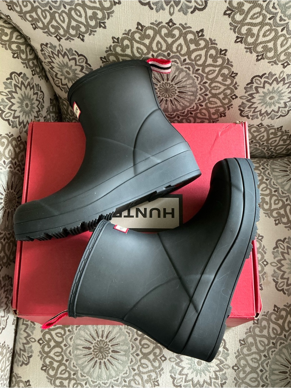 Women’s Hunter Black Short Play Boots size 11 - New in box